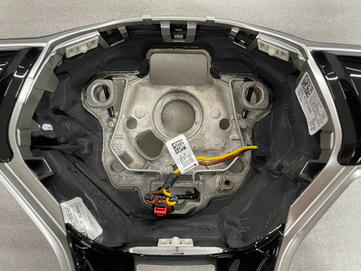 VW Touareg CR7 sportovní volant vyhřívaný – 760419089R – obrázek 2