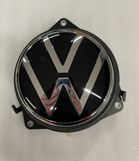 VW Golf 7 madlo páté dveře s emblémem VW – 5G9827469D – obrázek 5