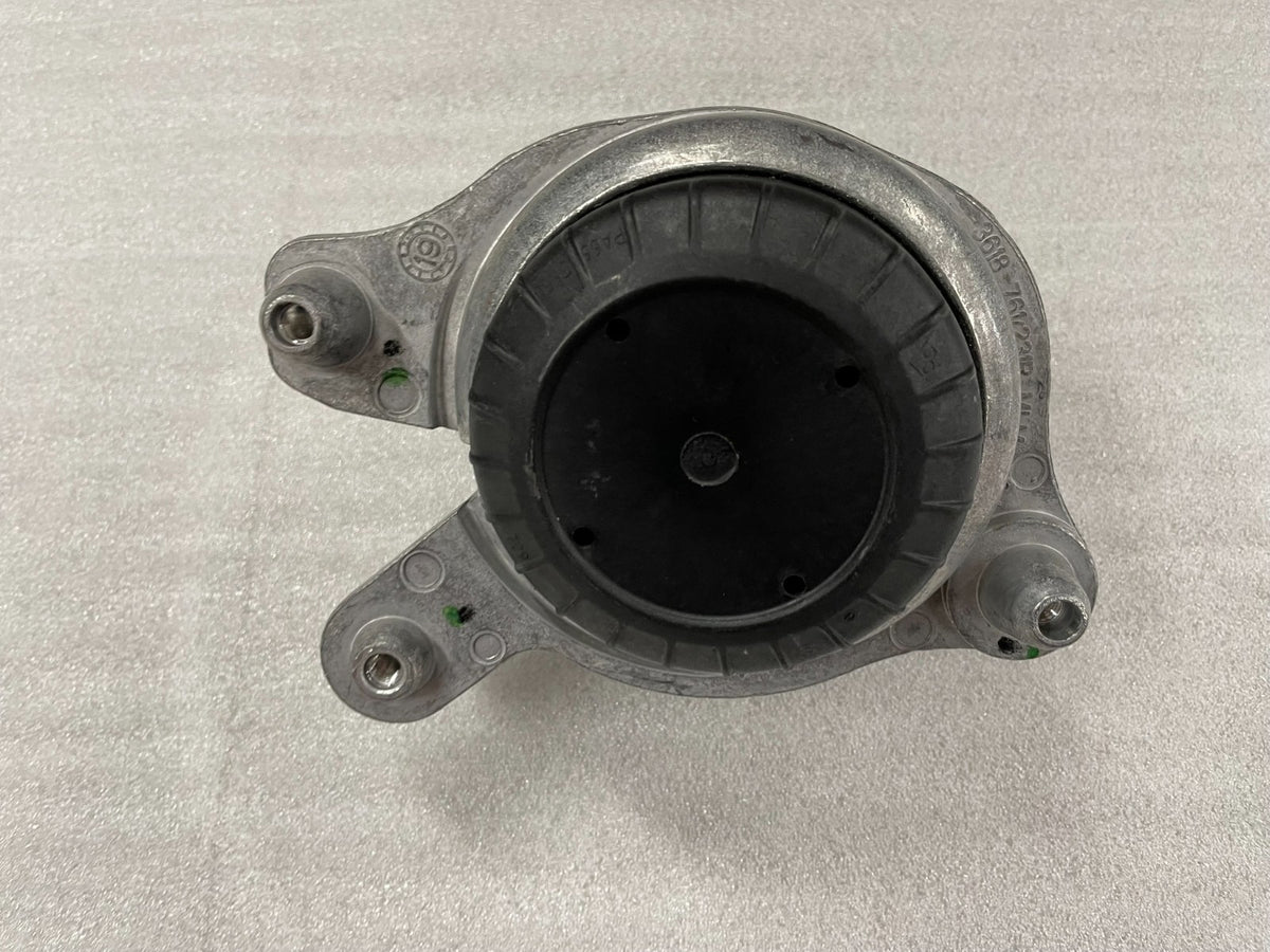 Mercedes-Benz E-Class W213 uložení motoru vpravo – A2132400600 – obrázek 12