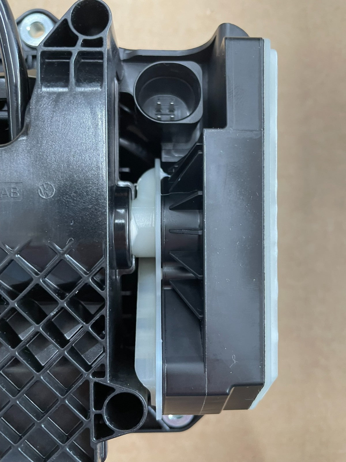 Volkswagen Passat B8 / Arteon Rear Reversing Camera in Emblem 3G0827469JB Genuine – image 16