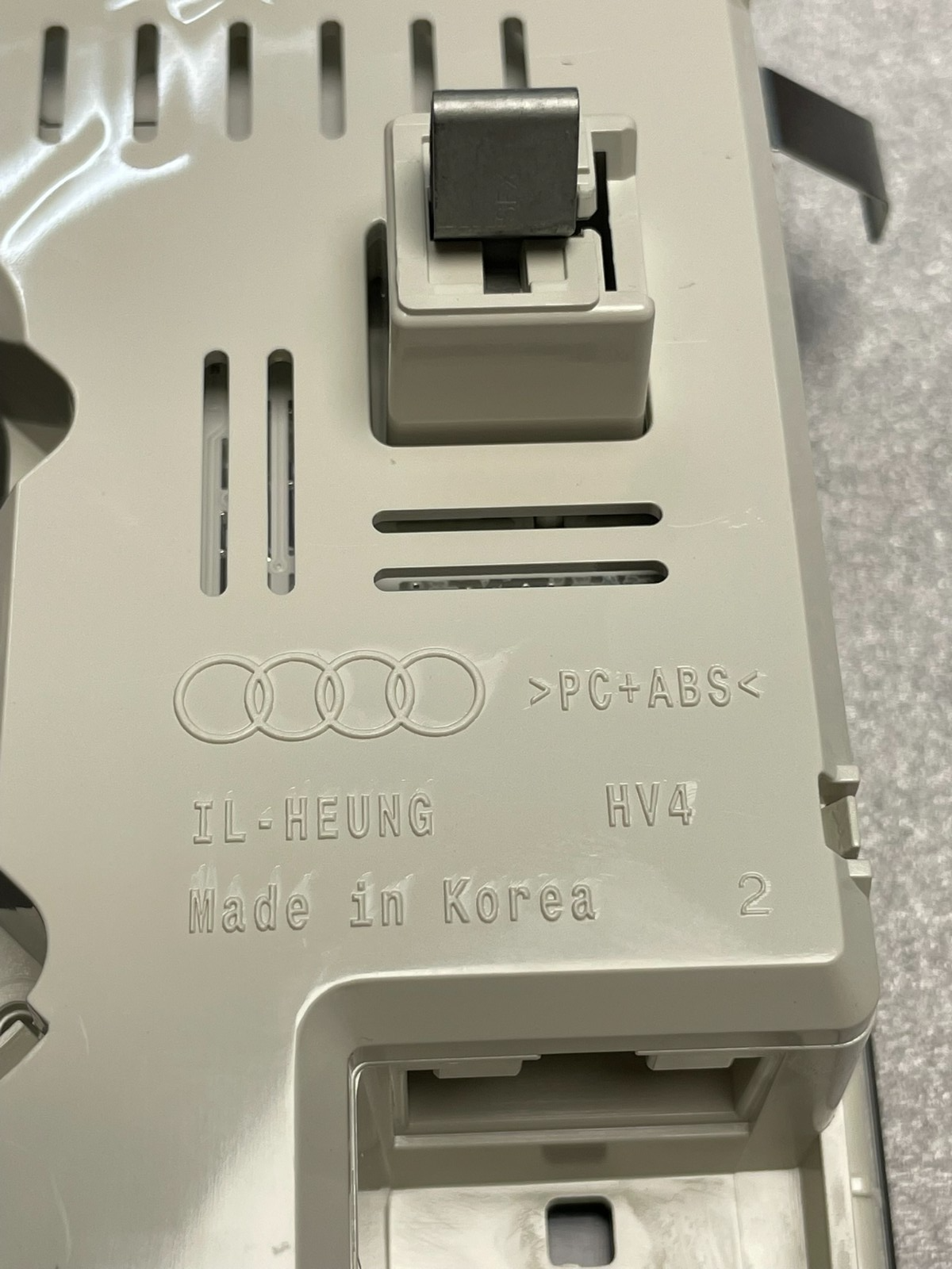 Audi Q2 Leseleuchte Dachhimmel 8Y0947135E – Bild 13