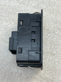 Audi e-tron GT Öffnungstaste Motorhaube 4J3959831 – Bild 9