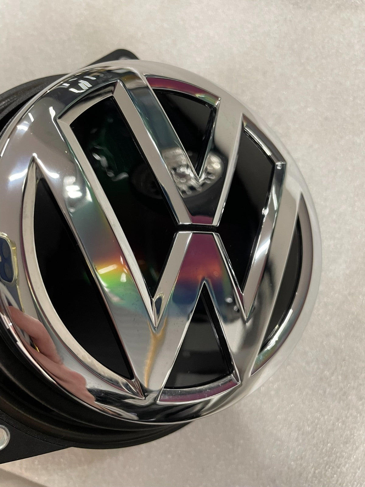 Volkswagen Passat Golf Eos tailgate handle with VW logo 6R0827469D – image 6