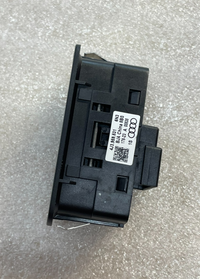 Audi e-tron GT Öffnungstaste Motorhaube 4J3959831 – Bild 6