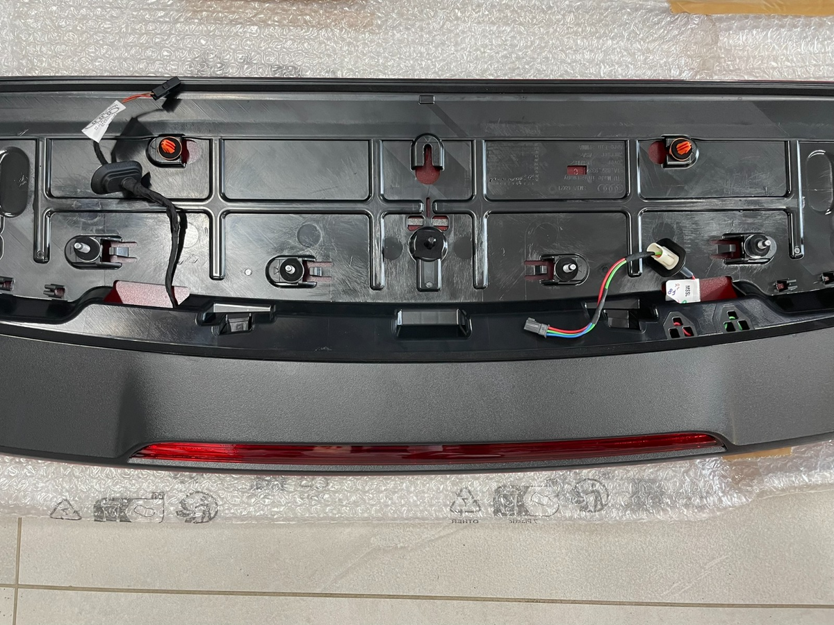 Audi Q2 S-Line Heckspoiler mit 3. Bremsleuchte 81A827933C – Bild 17