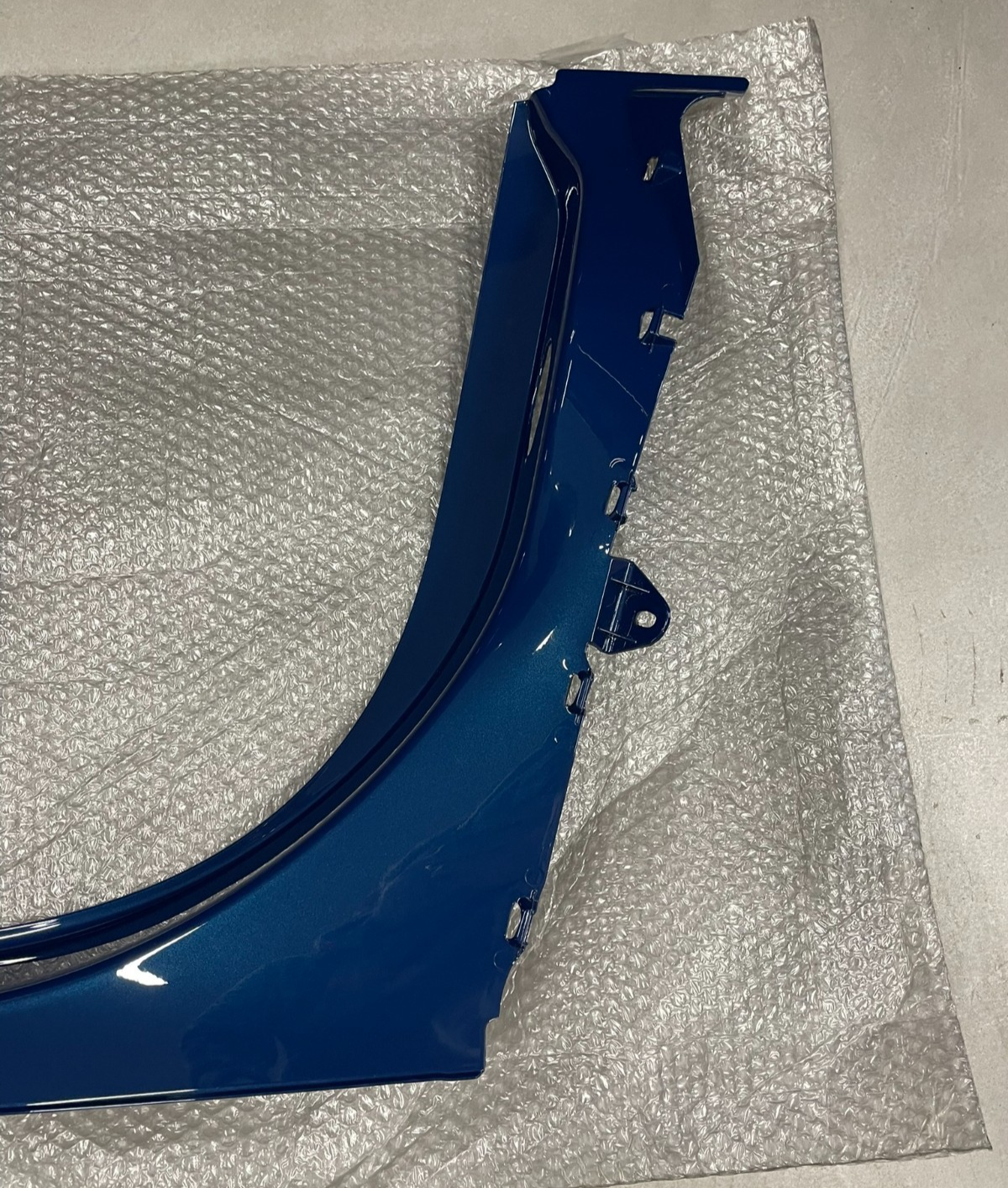 Audi R8 4S B-pillar trim left blue 4S0853959 – image 6
