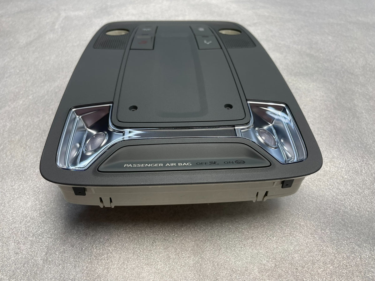 Audi A3 8Y roof reading light 8Y0947135E – image 10