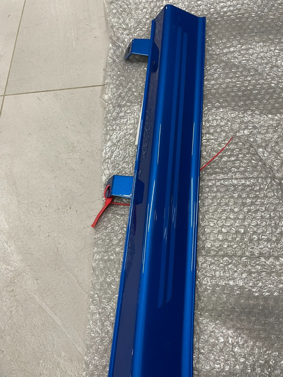 Audi R8 4S B-Säulen-Abdeckung links, blau 4S0853959 – Bild 10