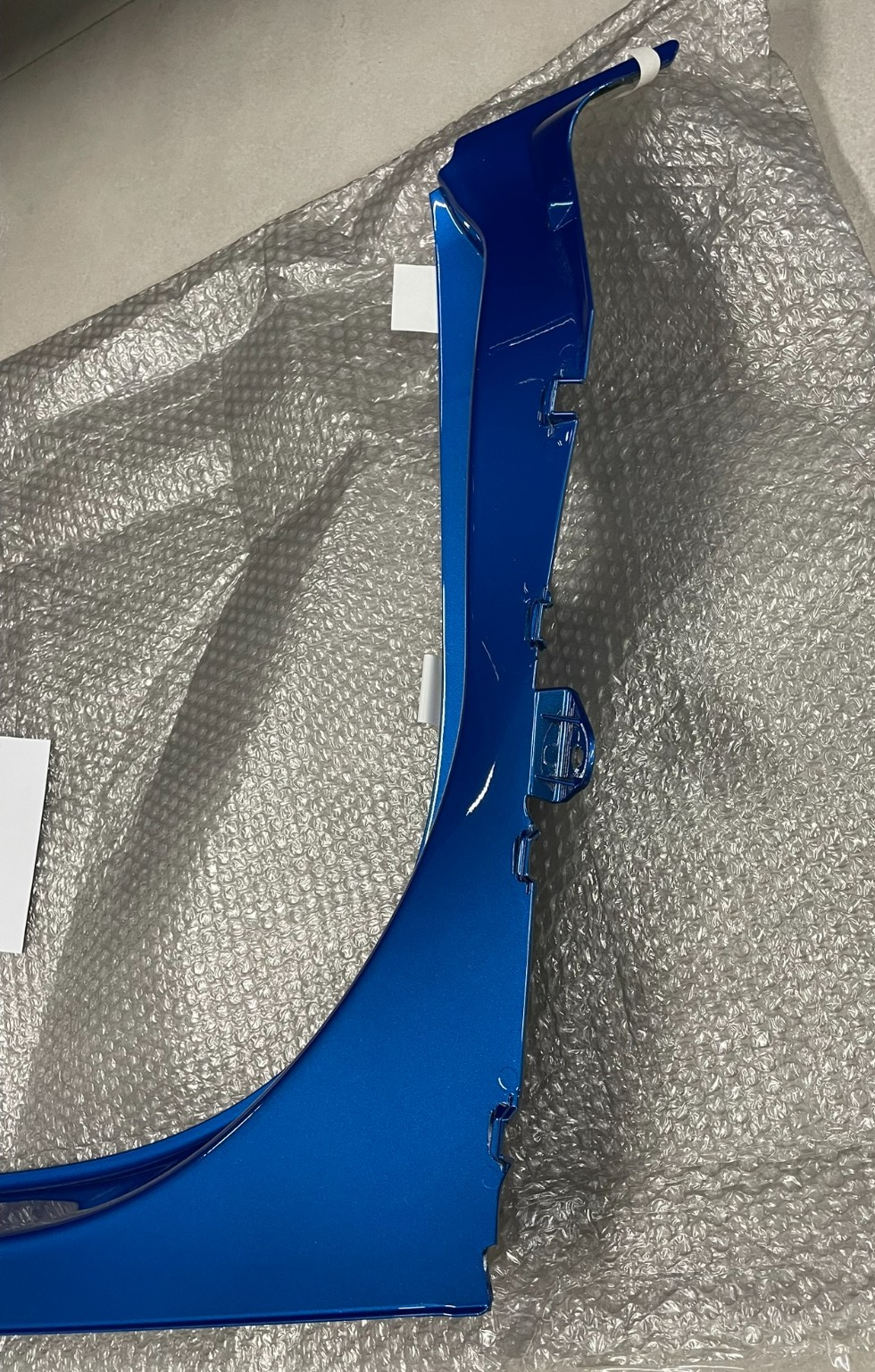 Audi R8 4S B-Säulen-Abdeckung links, blau 4S0853959 – Bild 6