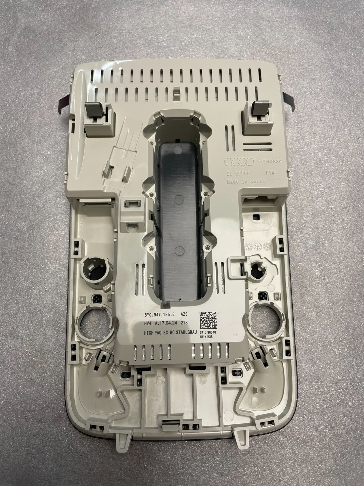 Audi A3 8Y roof reading light 8Y0947135E – image 13
