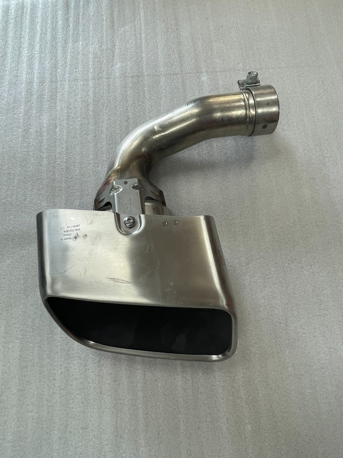 Porsche Cayenne 9Y koncovky výfuku sada 9Y0253825 9Y0253826 – obrázek 5