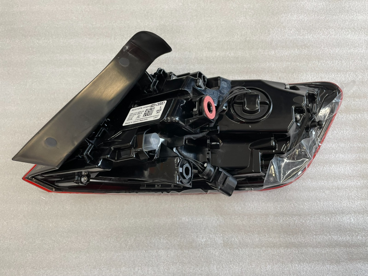 Audi A3 S3 RS3 8V Heckleuchte links außen LED 8V4945069C – Bild 10