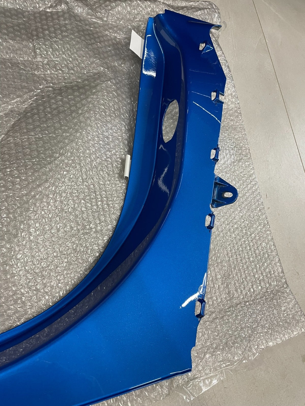 Audi R8 4S B-Säulen-Abdeckung links, blau 4S0853959 – Bild 12