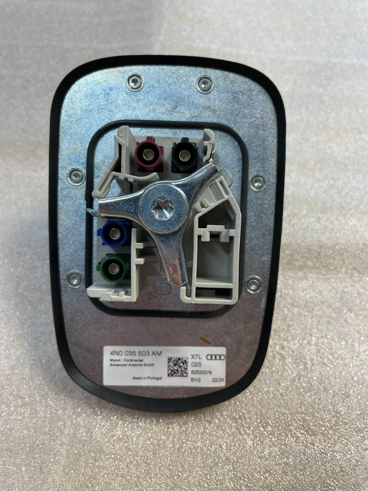 Audi Dach-Kombiantenne GPS Navigationsantenne 4N0035503AM – Bild 9