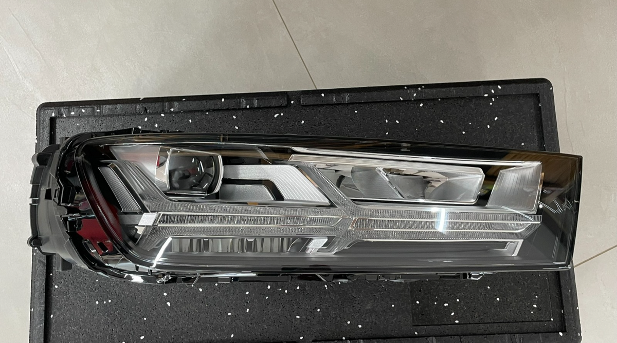 Audi Q7 4M LED světlomet pravý 4M0941034 - Originál – obrázek 5
