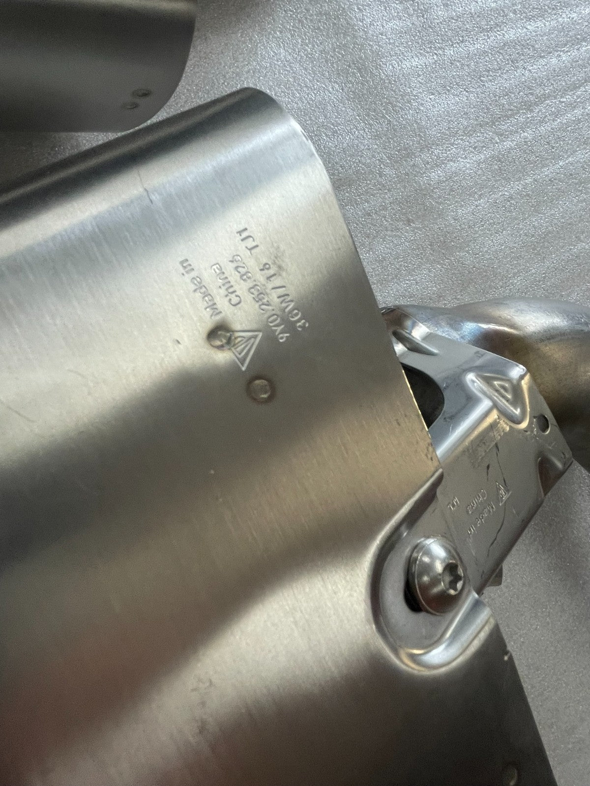 Porsche Cayenne 9Y Exhaust Tips Set Left + Right 9Y0253825 / 9Y0253826 Original – image 8