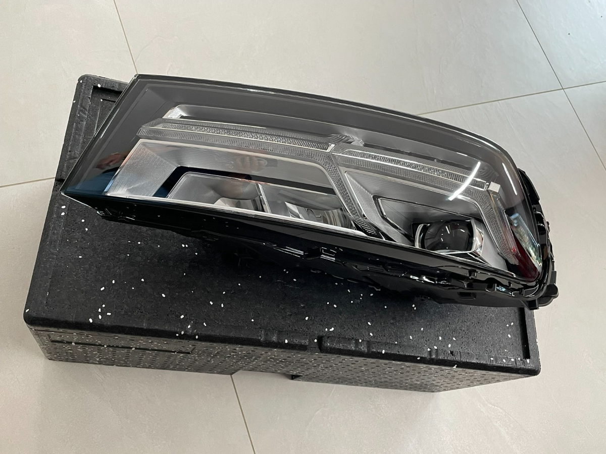 Audi Q7 4M LED světlomet pravý 4M0941034 - Originál – obrázek 9
