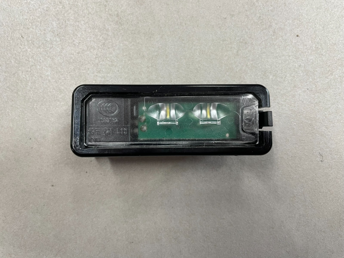 VW Seat Porsche LED Kennzeichenleuchte 1K8943021C