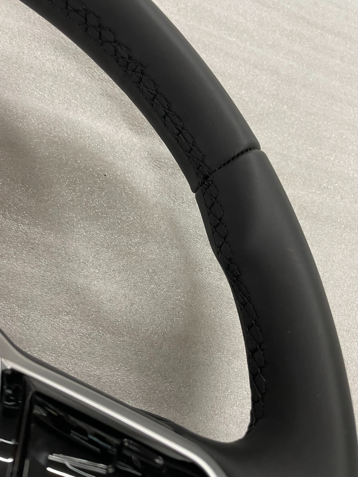 Volkswagen Touareg CR7 Sportlenkrad beheizt, kapazitiv, unten abgeflacht 760419089N – Bild 10