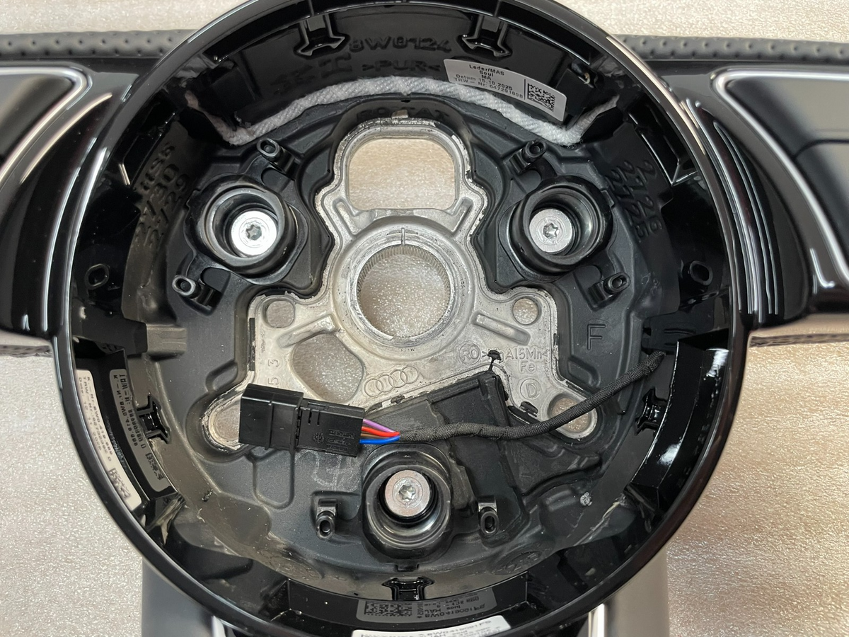 Audi A4/A5/Q2 sportovní kožený volant S-line perforovaný – 8W0419091FS – obrázek 7