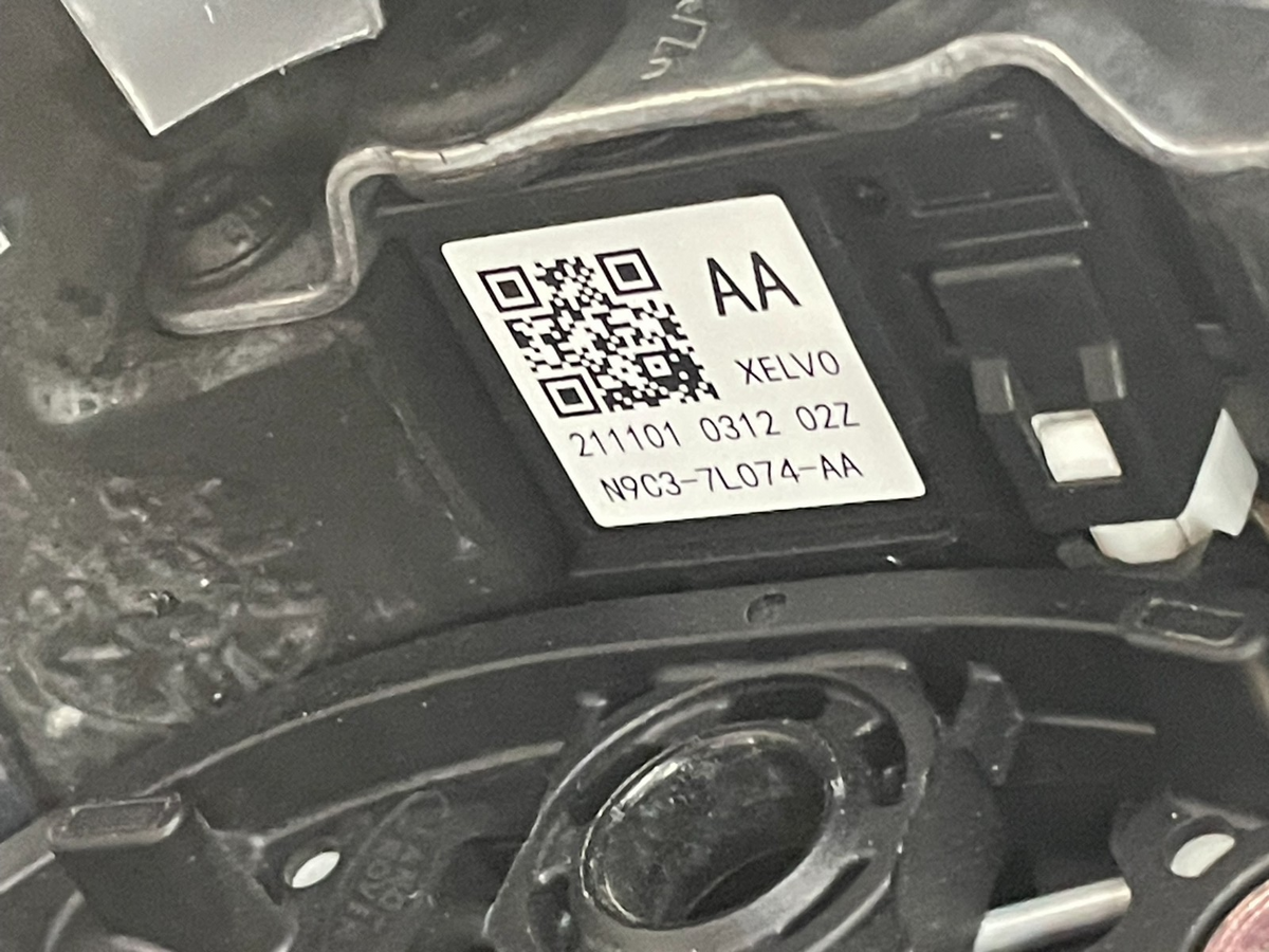 Jaguar XE XF F-Pace sportovní volant s pádly – N9C3-7L074-AA – obrázek 5