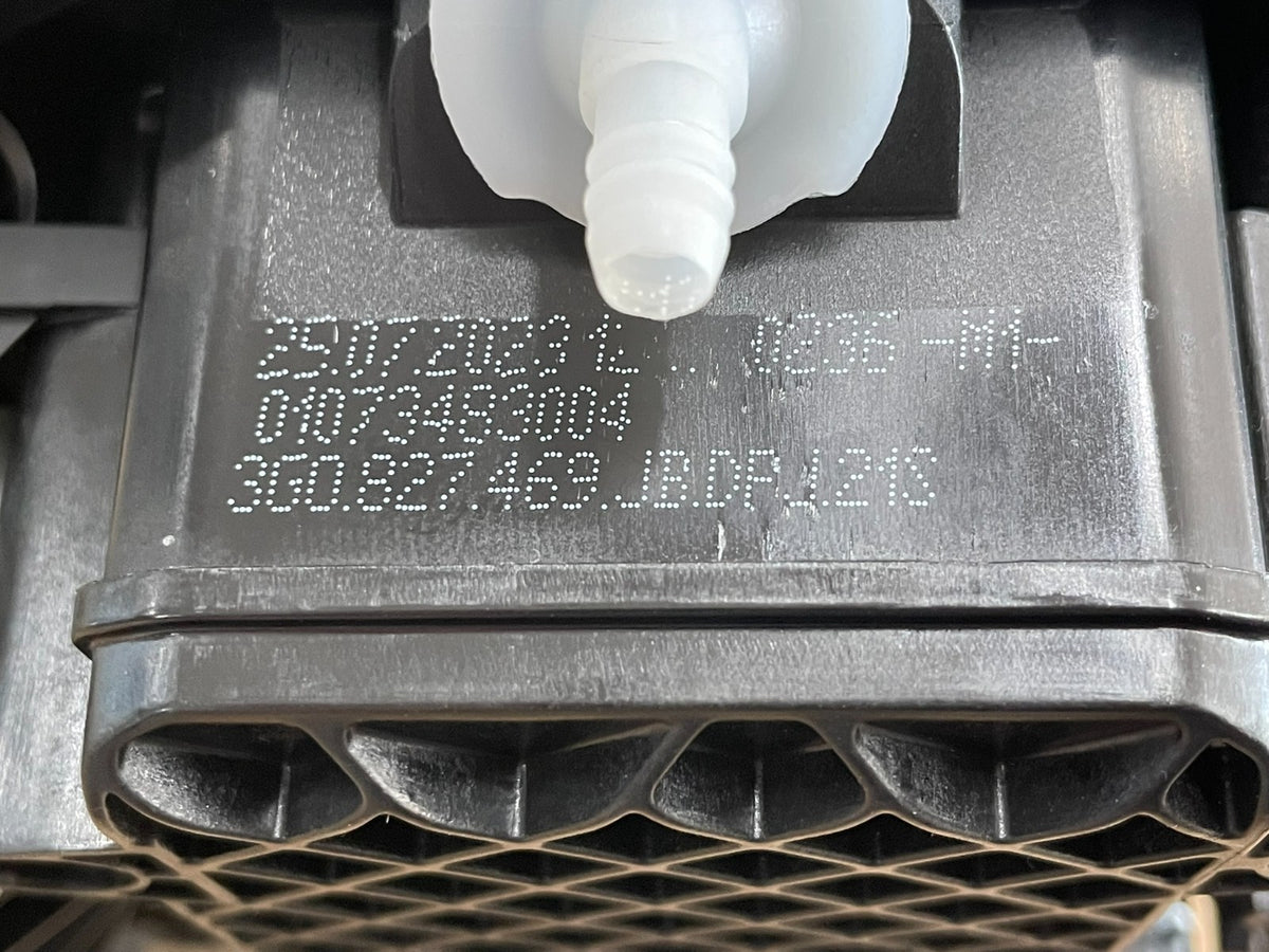 Volkswagen Passat B8 / Arteon Rear Reversing Camera in Emblem 3G0827469JB Genuine – image 4