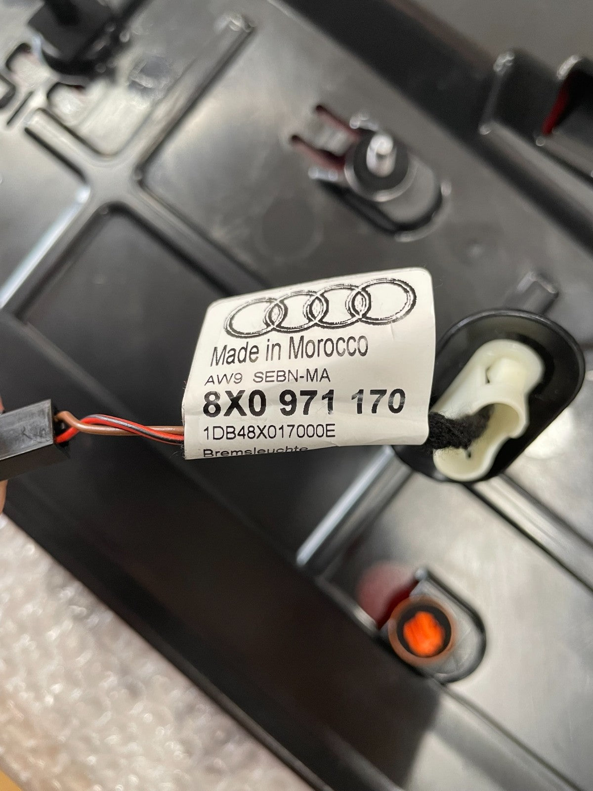 Audi Q2 S-Line Heckspoiler mit 3. Bremsleuchte 81A827933C – Bild 22