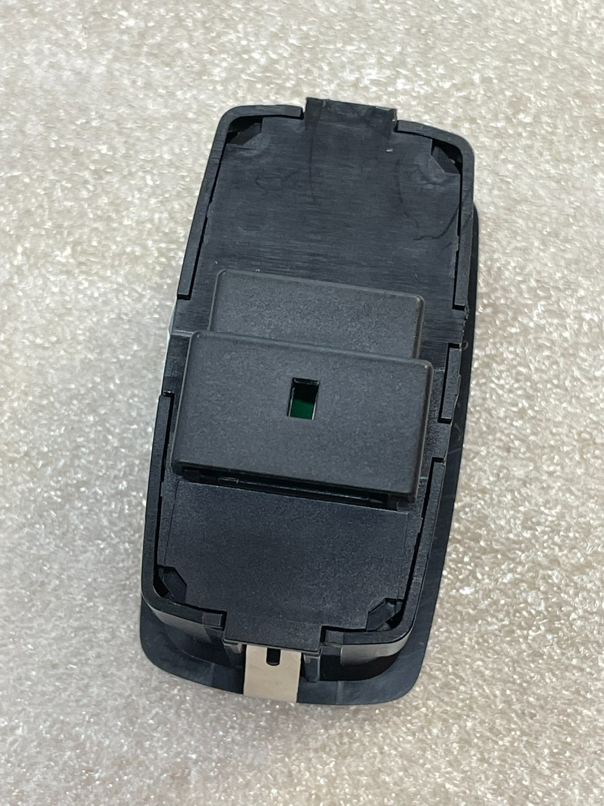 Audi e-tron GT Öffnungstaste Motorhaube 4J3959831 – Bild 8
