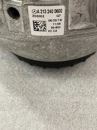 Mercedes-Benz E-Class W213 uložení motoru vpravo – A2132400600 – obrázek 3