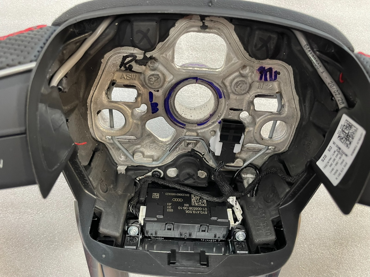 Audi A3 / S3 8Y Lenkrad Sport Multifunktion S mit Schaltwippen rote Naht 8Y0419091R DWJ Original . – Bild 8