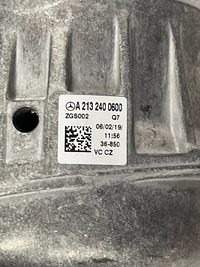 Mercedes-Benz E-Class W213 uložení motoru vpravo – A2132400600 – obrázek 2