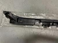 BMW 5er F10 / F11 Halter Schwellerleiste hinten rechts 51777204022 Original – Bild 7