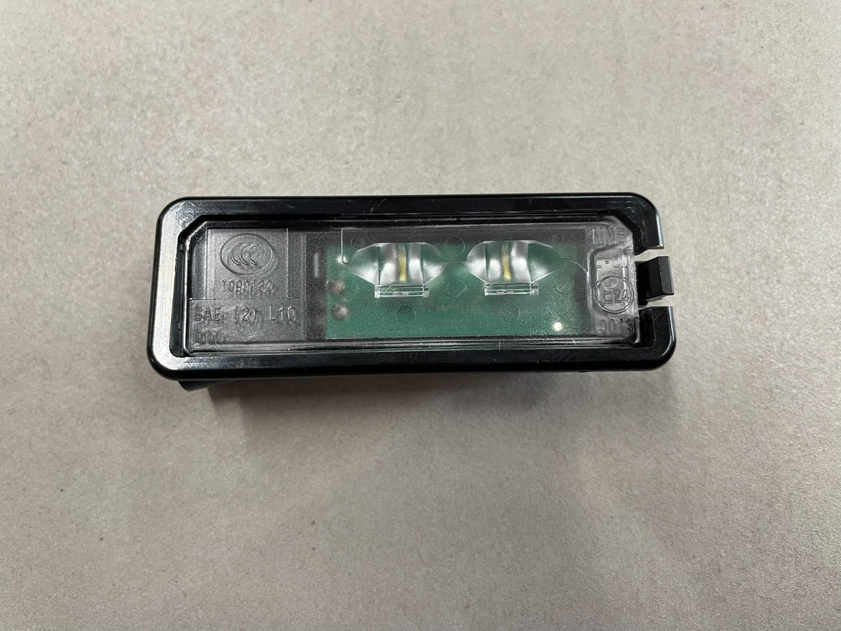 VW Seat Porsche LED Kennzeichenleuchte 1K8943021C – Bild 6