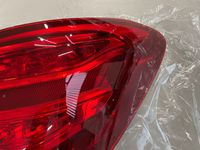 Mercedes-Benz C W205 zadní světlo pravé USA SAE A2059062102 – obrázek 9