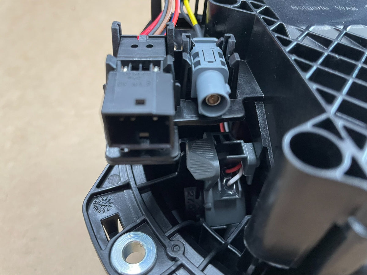 Volkswagen Passat B8 / Arteon Rear Reversing Camera in Emblem 3G0827469JB Genuine – image 10
