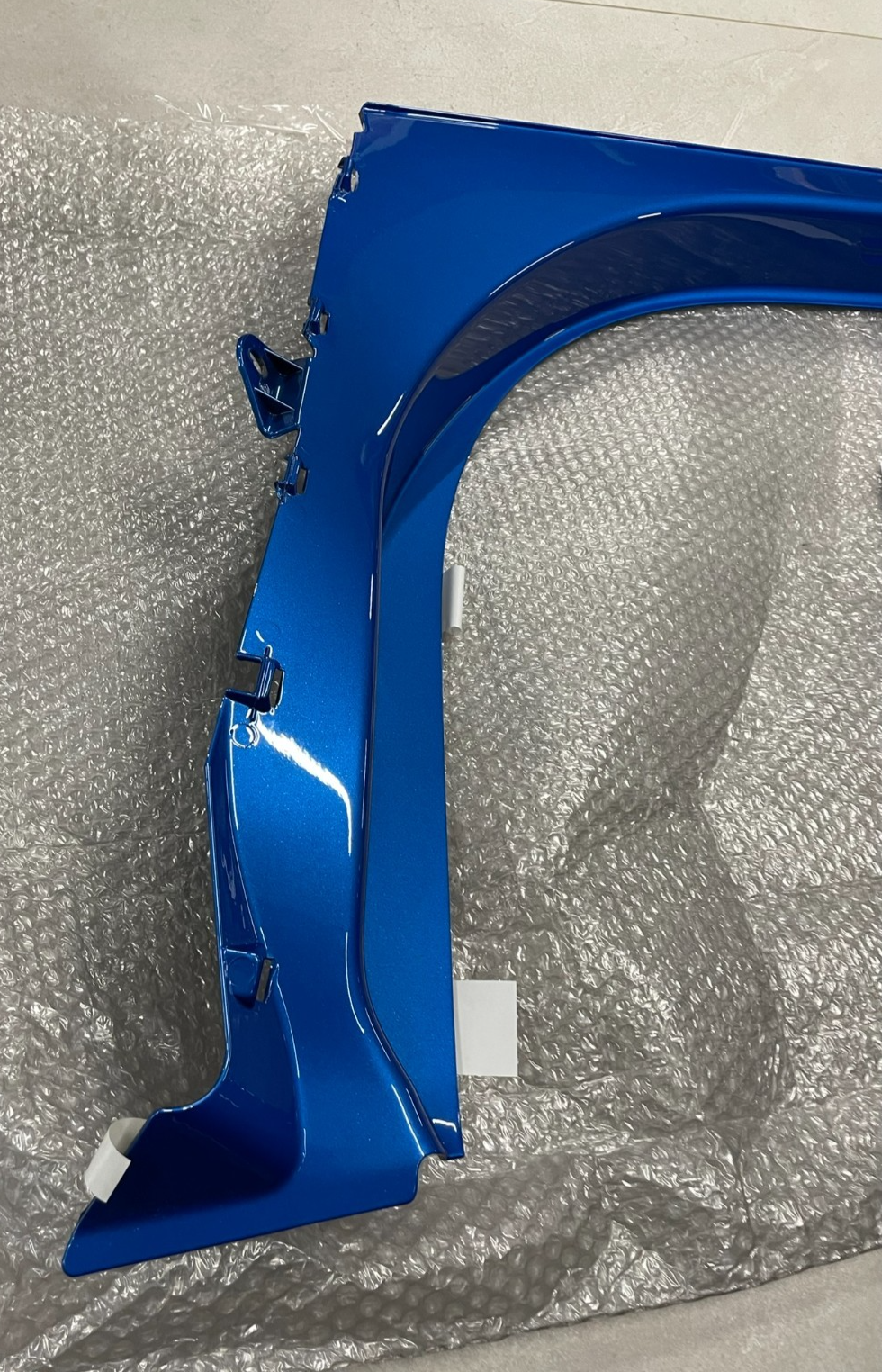 Audi R8 4S B-Säulen-Abdeckung links, blau 4S0853959 – Bild 7
