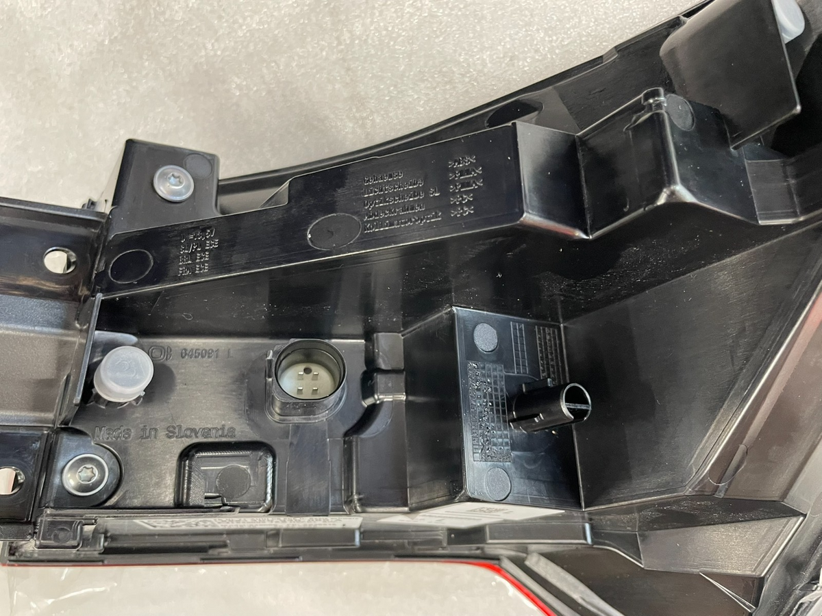 Audi A6 / RS6 C8 Heckleuchte links 4K5945069A – Bild 15