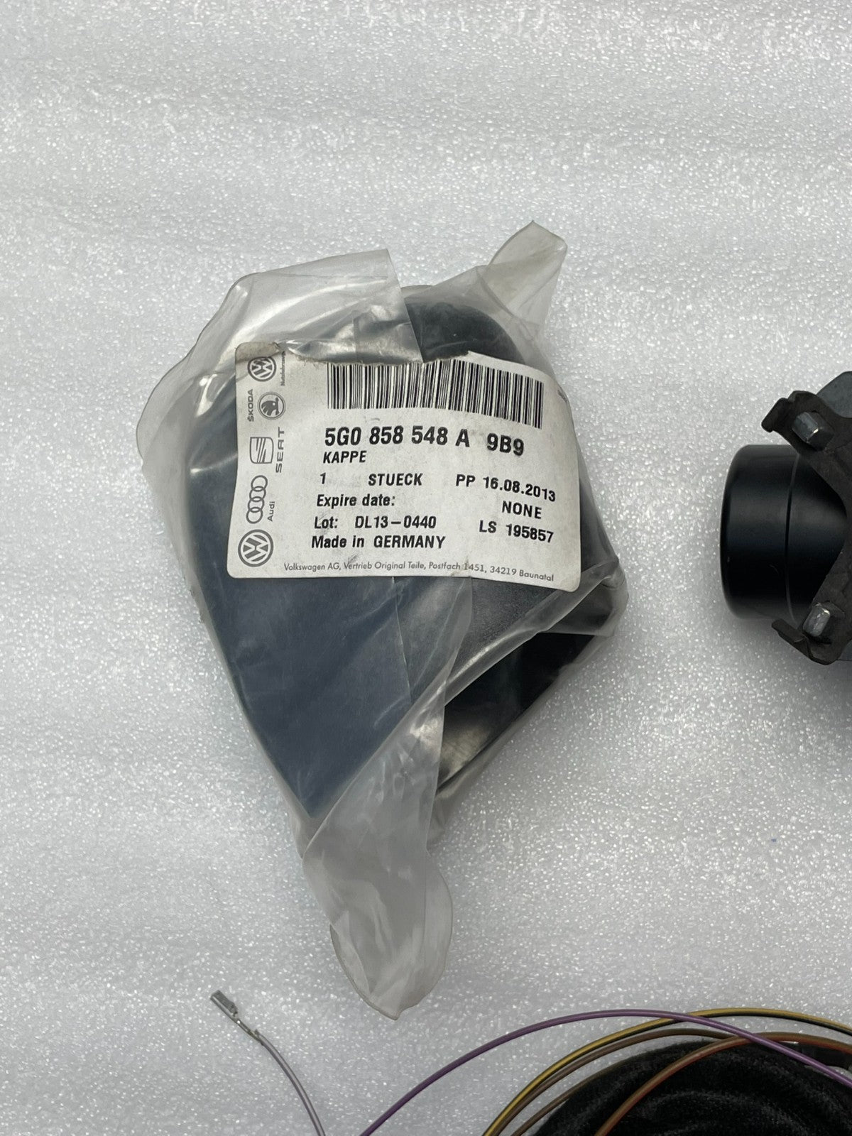 VW Golf 7 Interior Rearview Mirror, Set with Mirror and Cover 5G0857511C – image 5