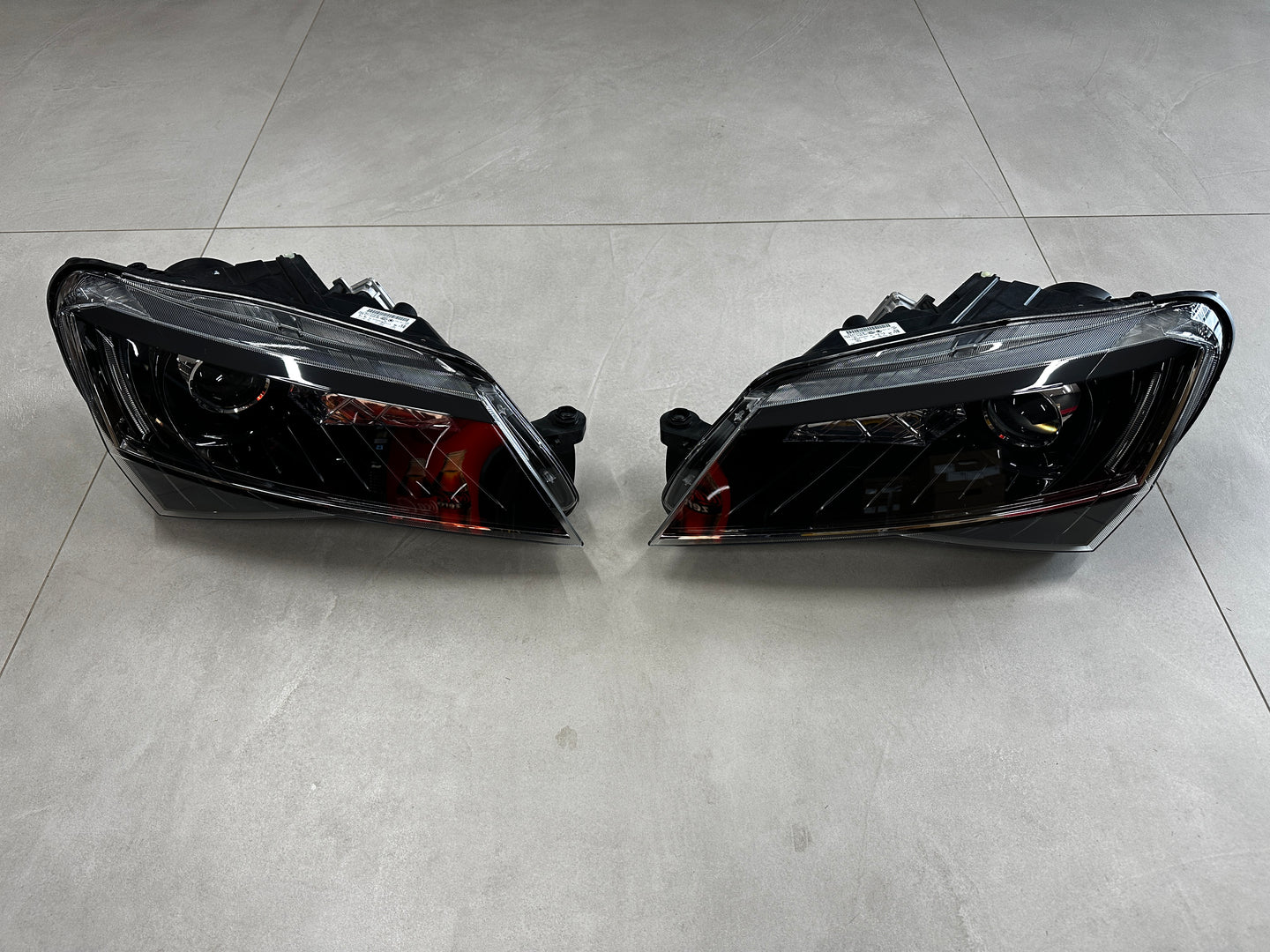 Front Xenon Headlights Set Škoda Superb III – 3V1941015B / 3V1941016B