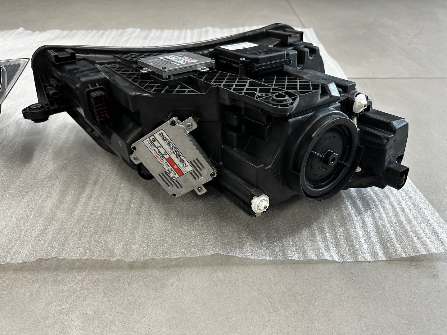 Front Xenon Headlights Set Škoda Superb III – 3V1941015B / 3V1941016B
