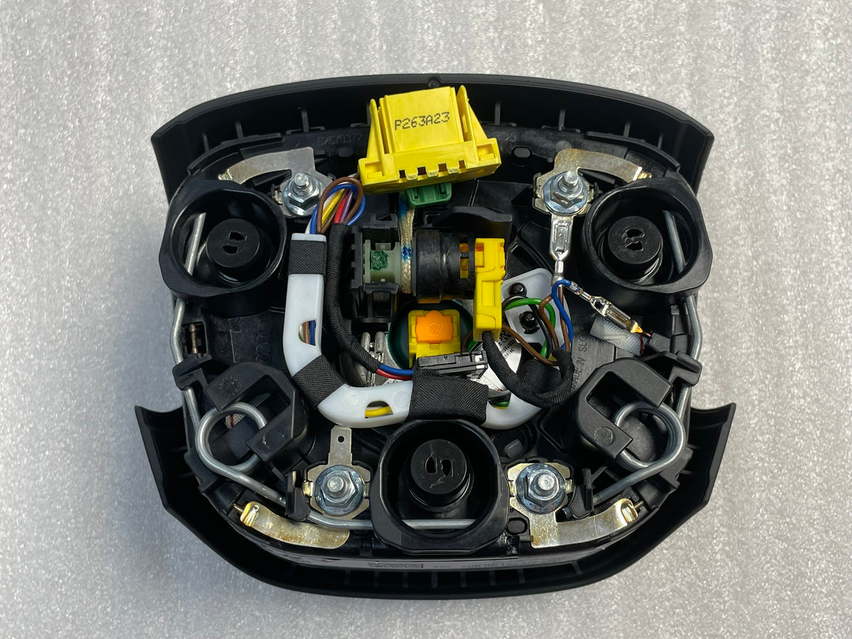 airbag řidiče Audi Q7 / Q8 – 4M0880201AE Orig.