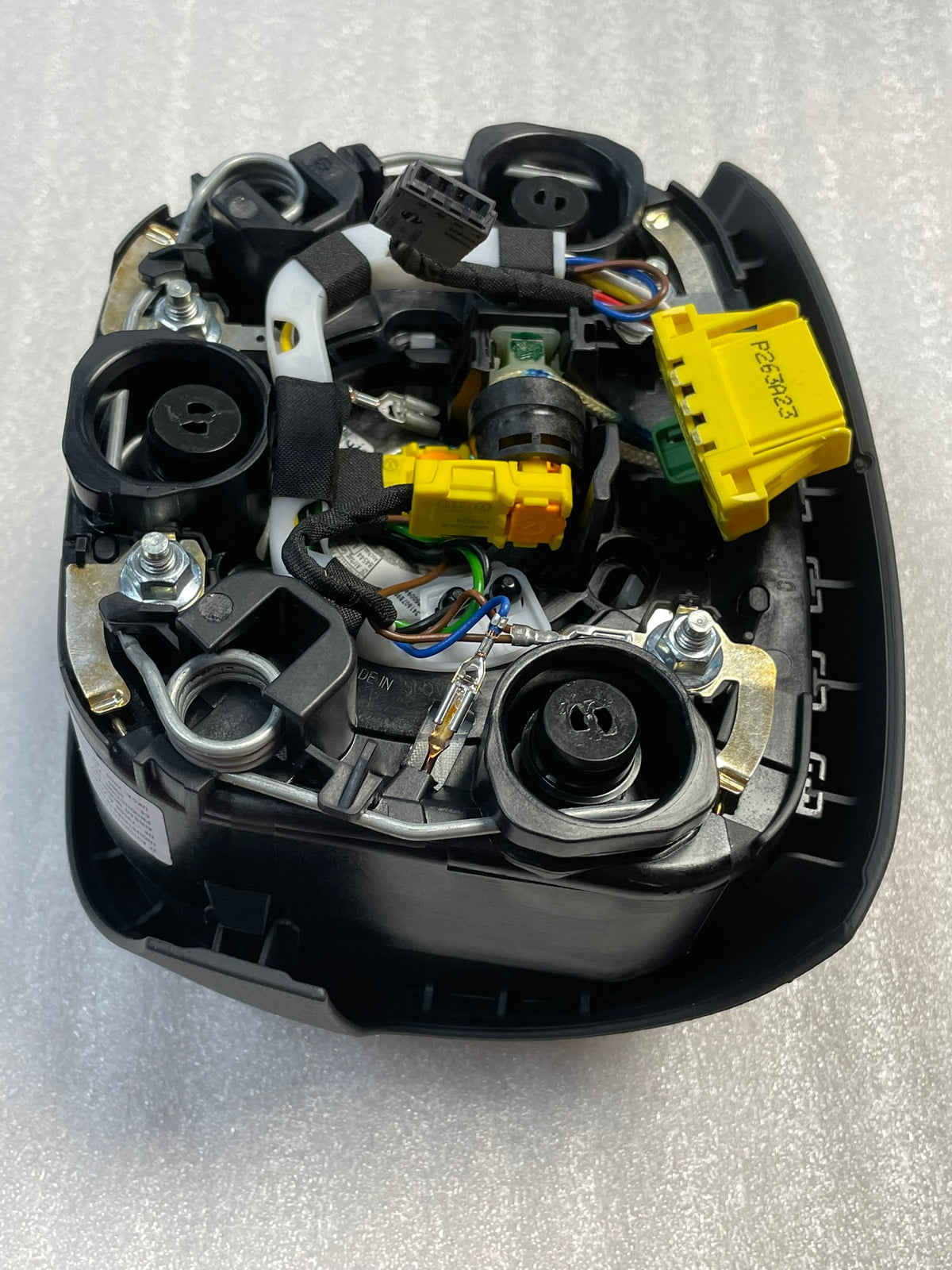 airbag řidiče Audi Q7 / Q8 – 4M0880201AE Orig.