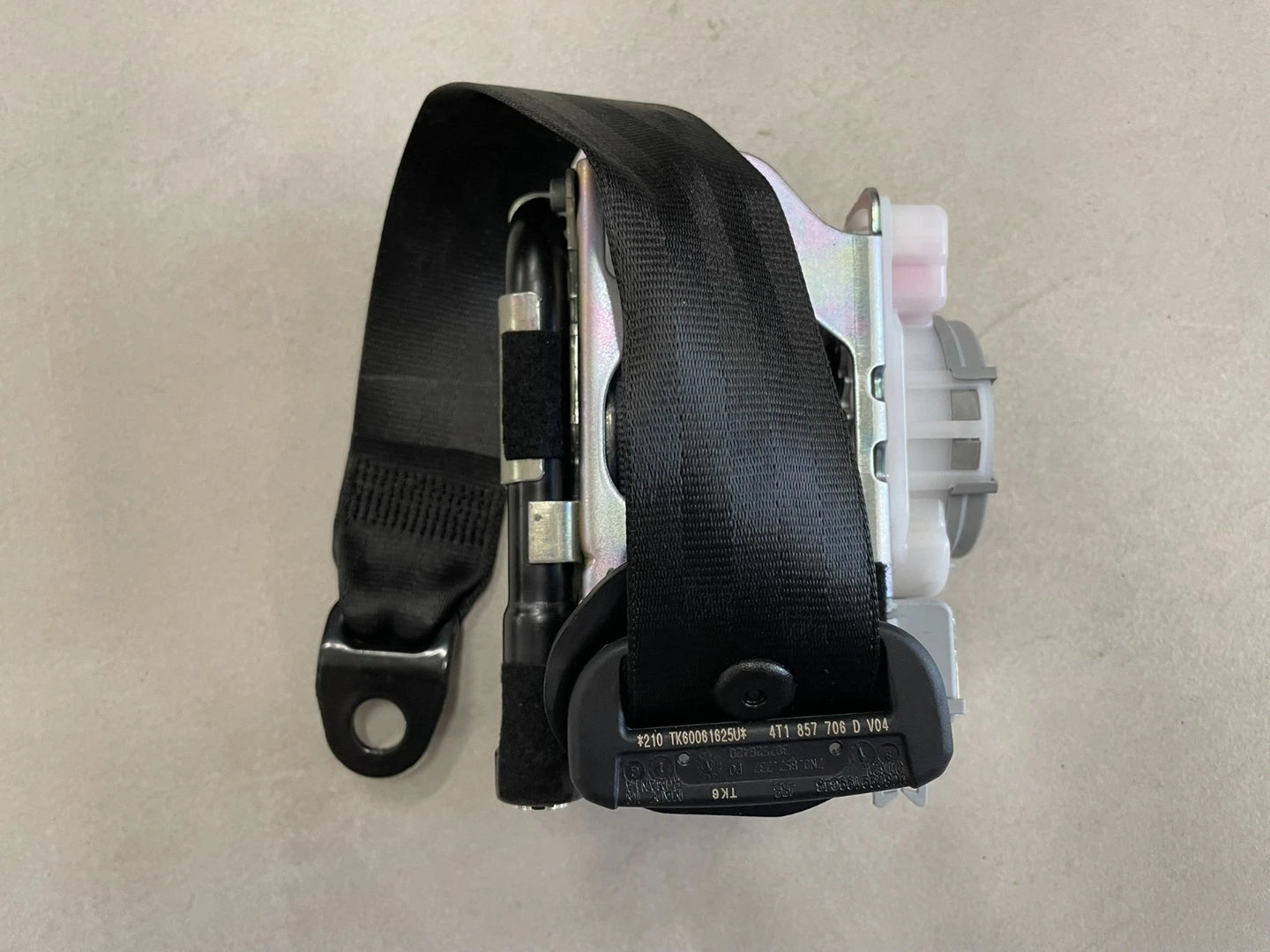 Lamborghini Huracán Front Right Seat Belt – 4T1857706D V04