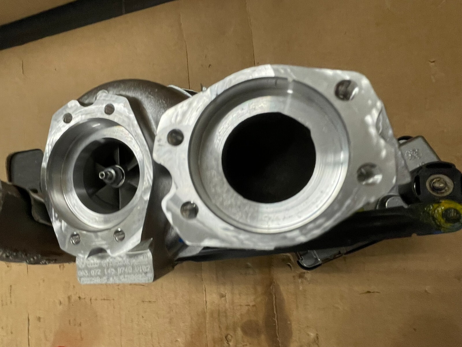 07Z145874G VW PHAETON 5.0 TDI -AJS- V10 TURBOLADER RECHTS 07Z145874G ORIG.NEU VW - Obrázek 17