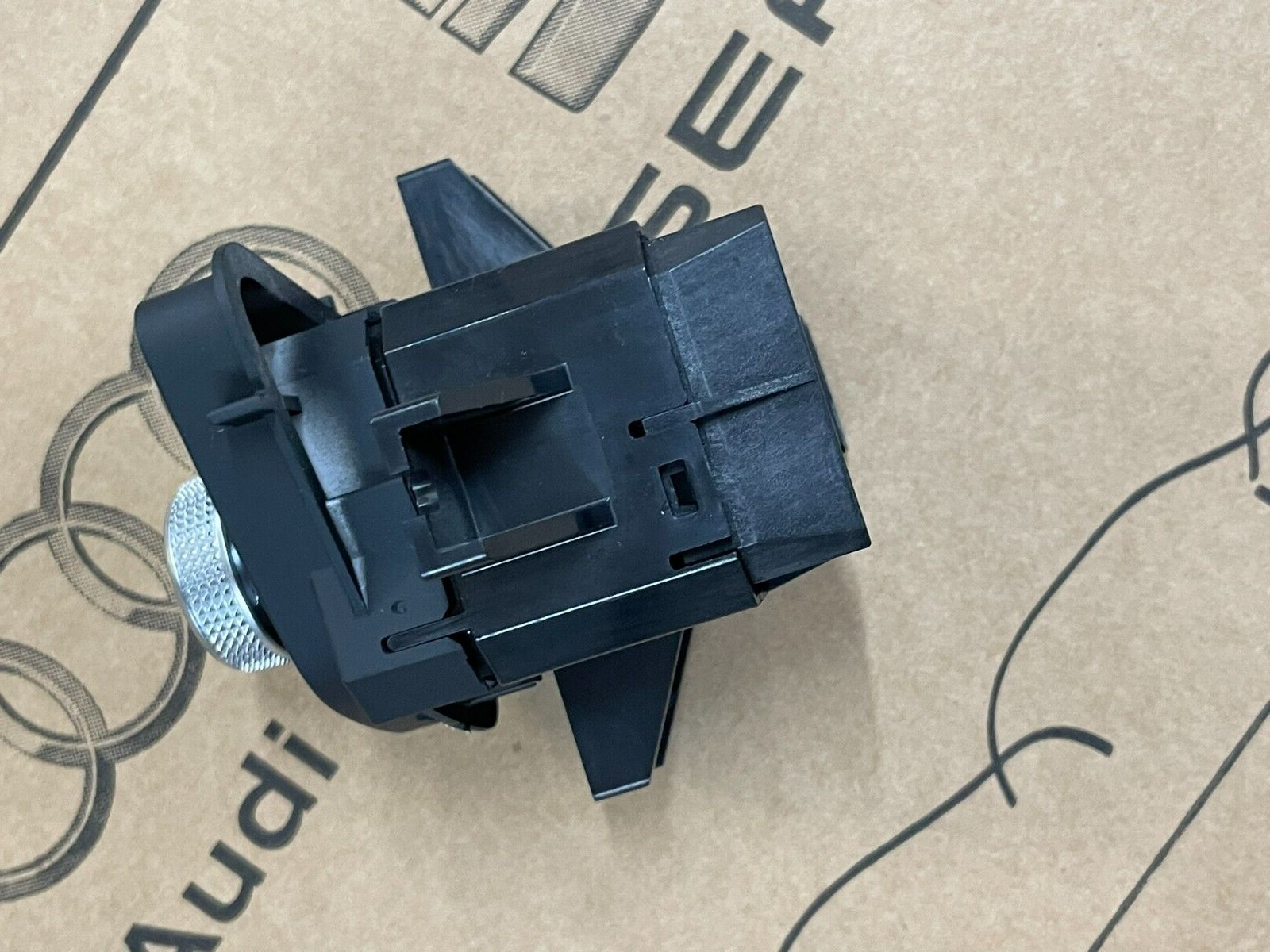 4M2919616B AUDI Q7 4M RHD LAUTSTÄRKEREGLER SCHALTTAFEL 4M2919616B Fast Neu Test - Obrázek 9