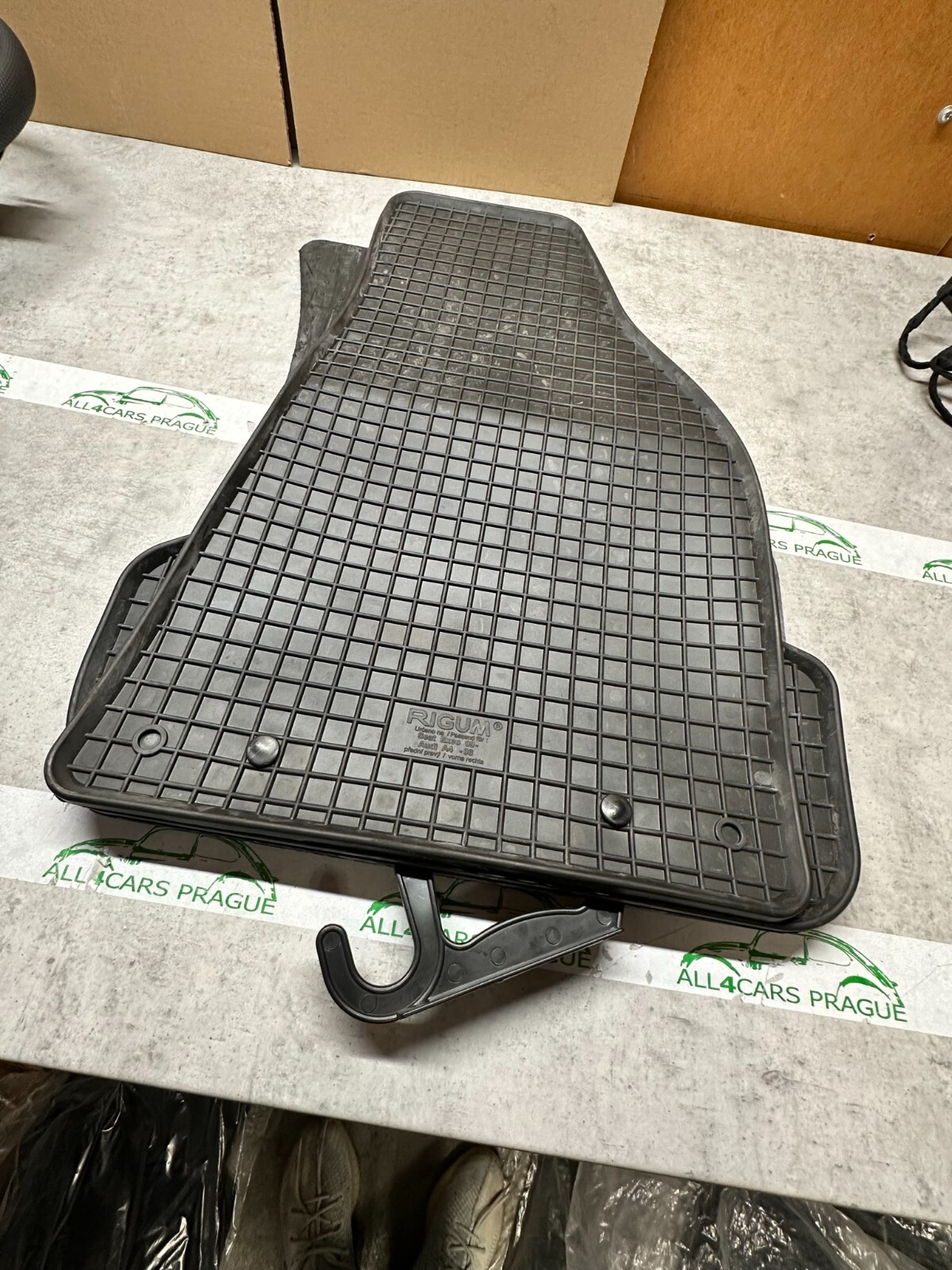 AUDI A4 2001-2008, SEAT EXEO FUSSMATTEN GUMMIMATTEN SCHWARZ 8592980902211 - Obrázek 3