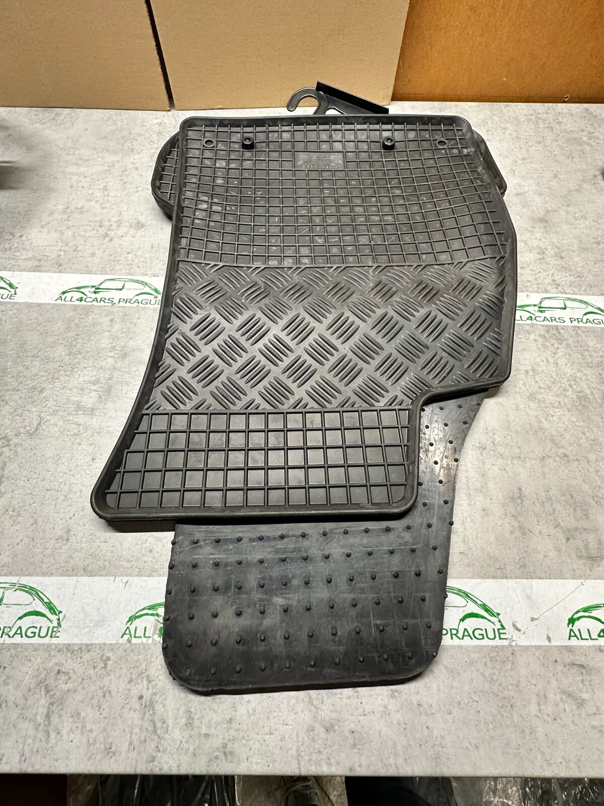 AUDI A4 2001-2008, SEAT EXEO FUSSMATTEN GUMMIMATTEN SCHWARZ 8592980902211