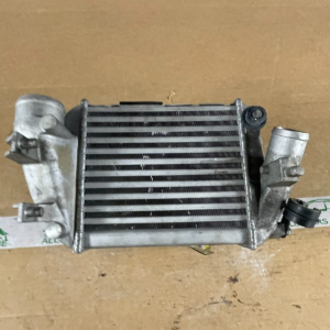 AUDI A4 8E 2.5 TDI LADELUFTKÜHLER 8E0145805G = 8E0198805 DEMONT VOM TEST WAGEN