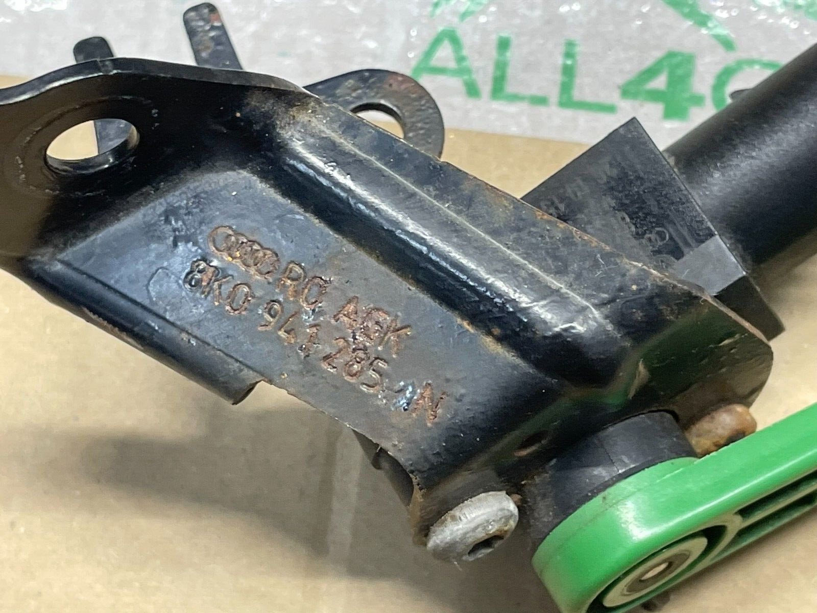 AUDI A5 NIVEAUSENSOR LEUCHTWEITENREGELUNG VORNE LINKS 8K0941285N + 8K0907503 - Obrázek 4