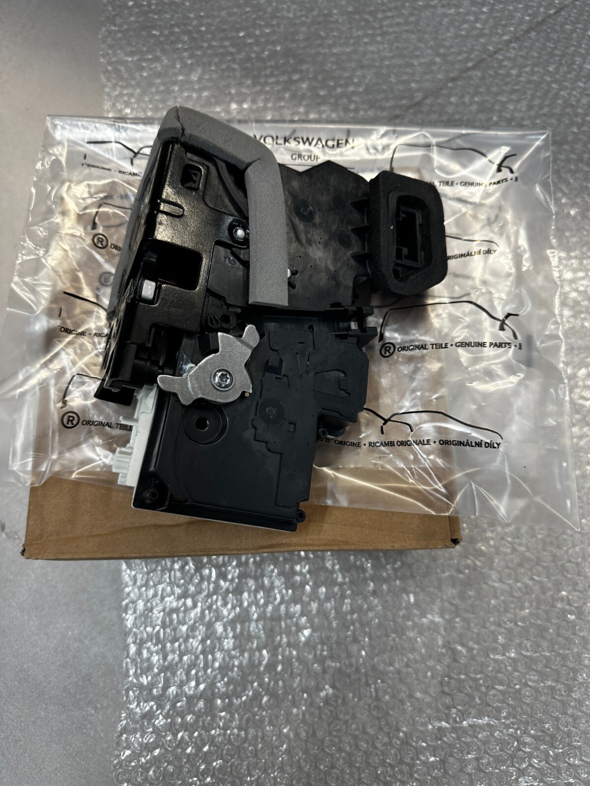 AUDI A6 A7 Q8 E-TRON TÜRSCHLOSS HINTEN LINKS 4K0839015P ORIG.NEU!! - Obrázek 10